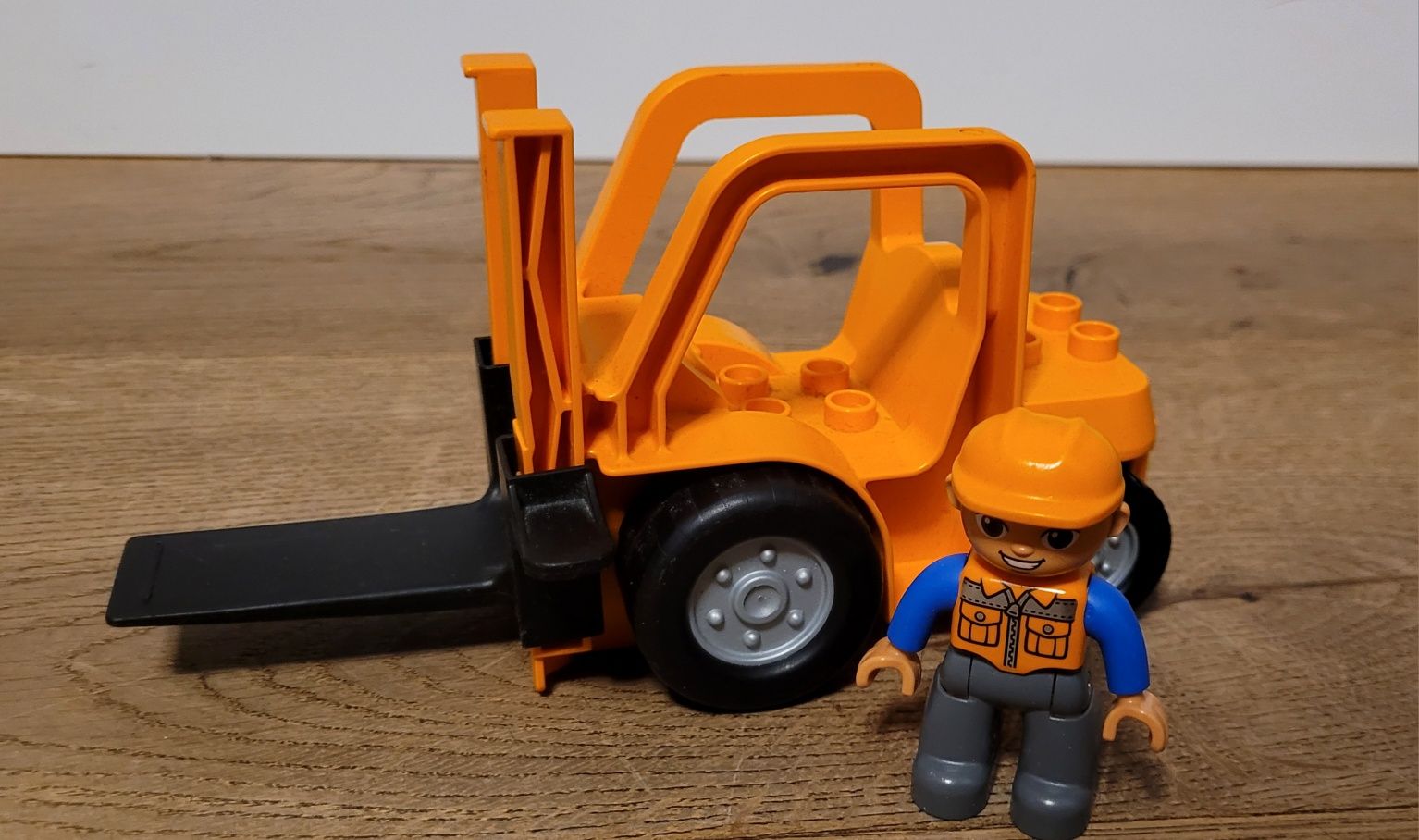 Lego duplo wózek widłowy widlowy + robotnik, auto budowlane samochód