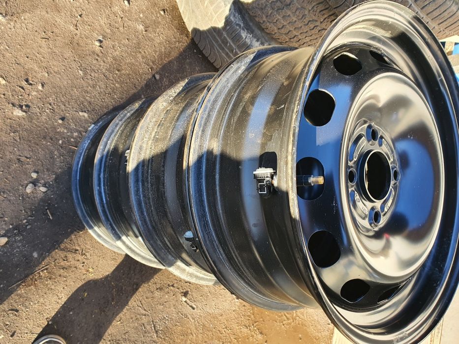 Felgi 15 Ford Bmax Fiesta MK7 MK8 Ka+ Tourneo Ecosport 4x108 TPMS ET37