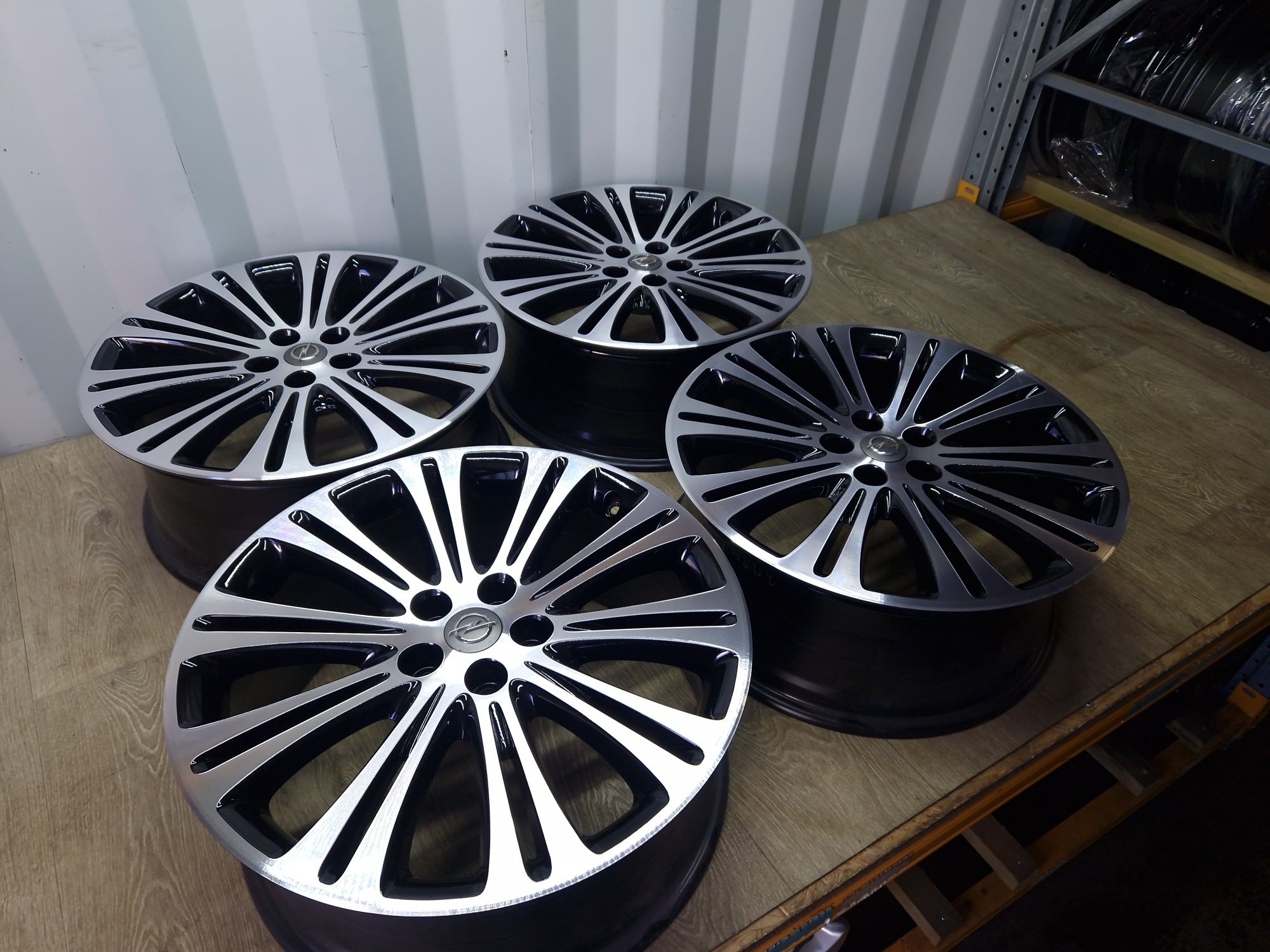 Felgi 19 opel mokka astra 5x105 8j et46 os 56.6