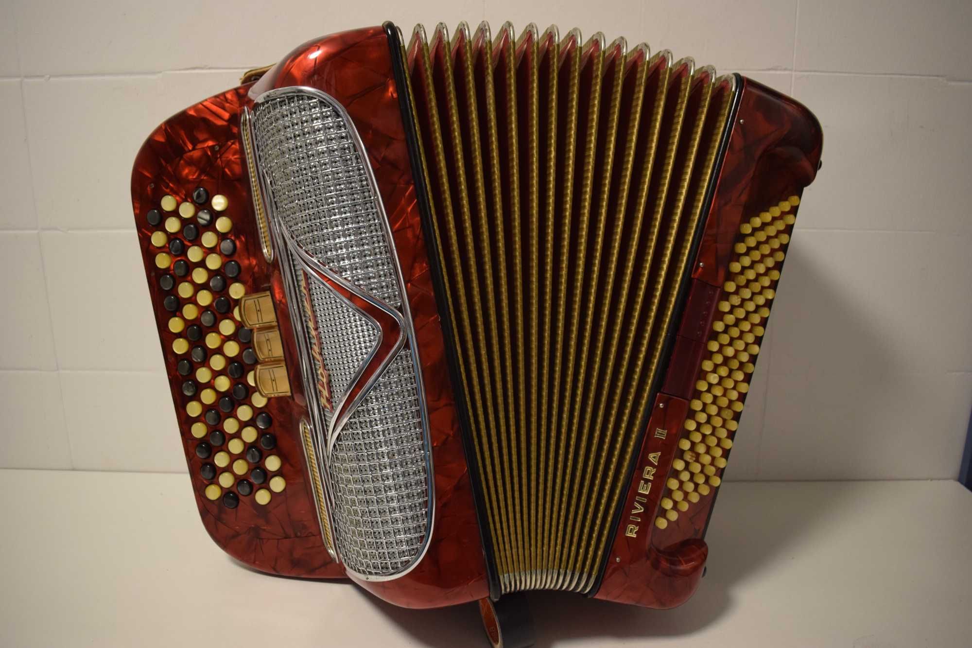 Acordeao hohner Riveira III 3 Voz 96 Baixos, N .252