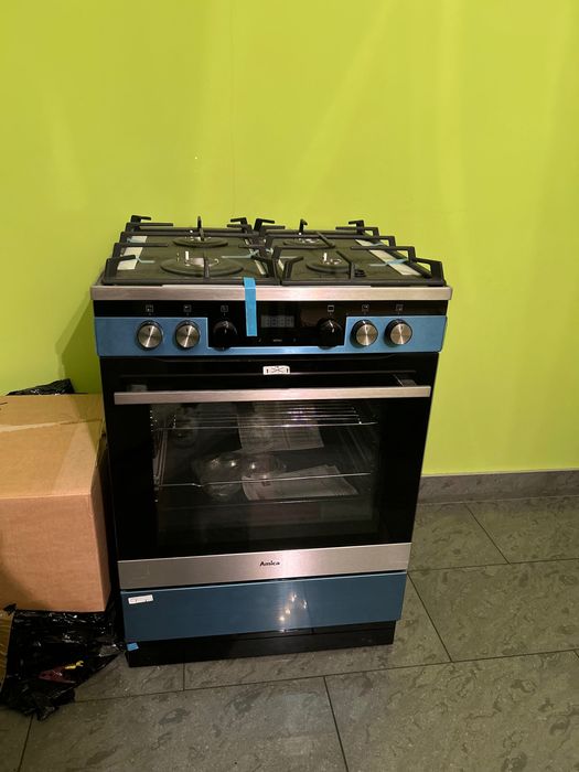 Kuchenka Amica gazowa z elektrycznym piekarnikiem