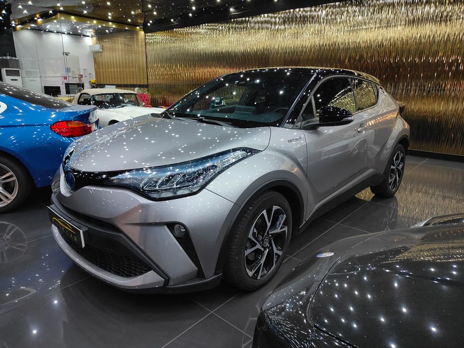 Toyota C-HR 1.8 Hybrid Square Collection