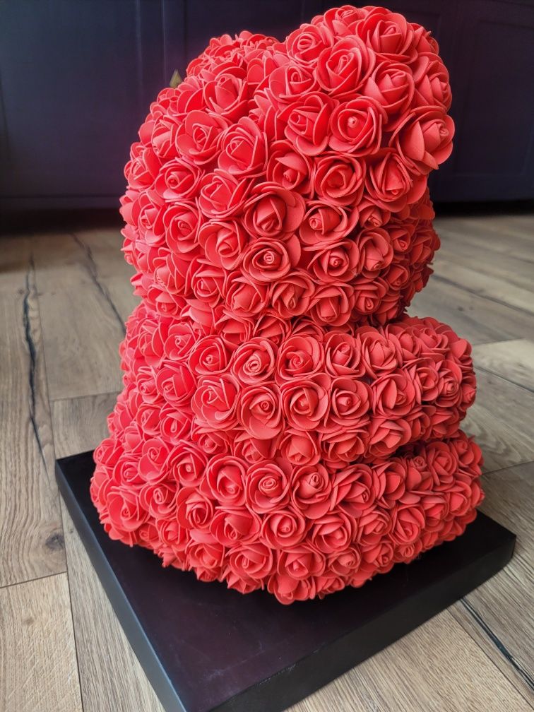 Walentynki - MIŚ z róż /płatki róż