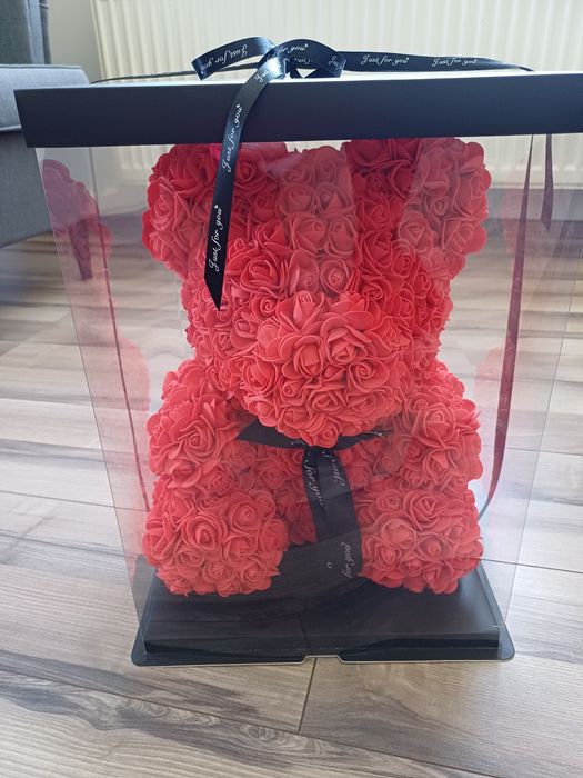 Miś z pianki czerwony