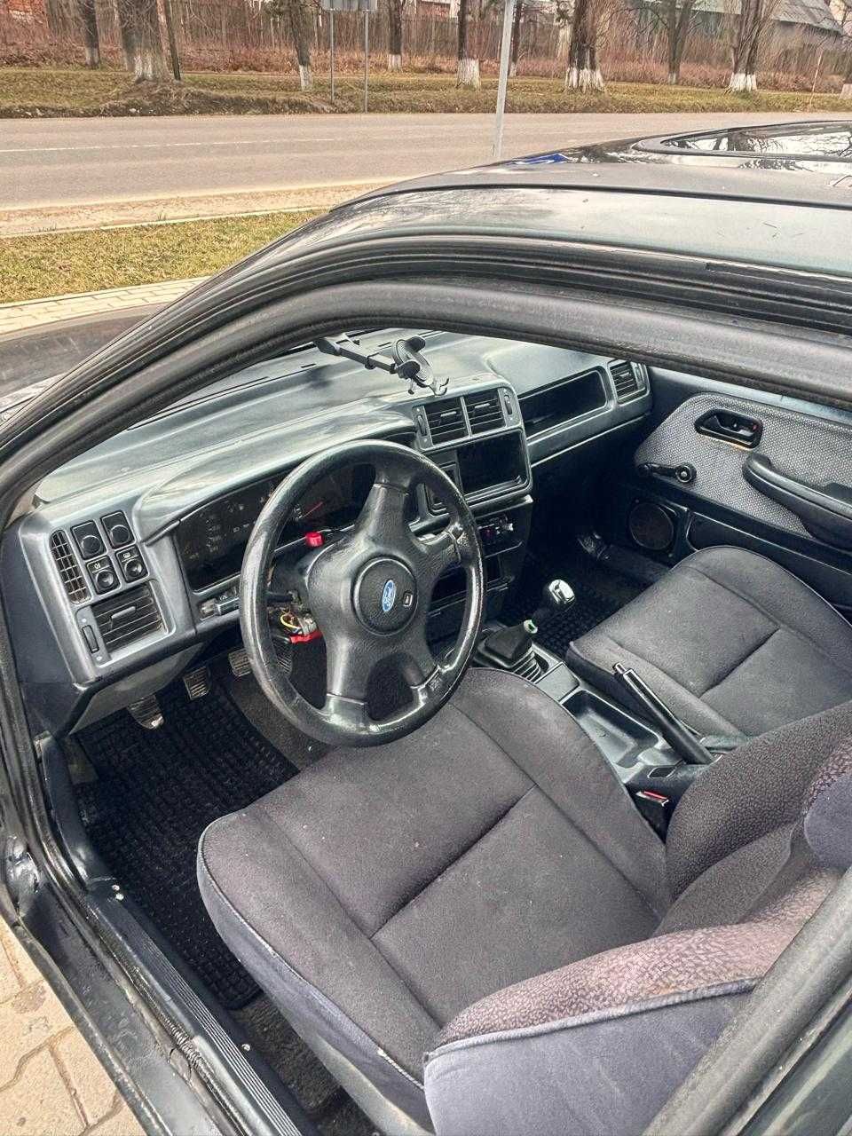 Ford Sierra 1992 р. 2.0 седан