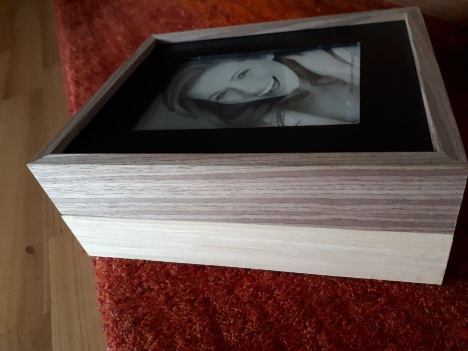 Dwie ramki na zdjęcia 13x18