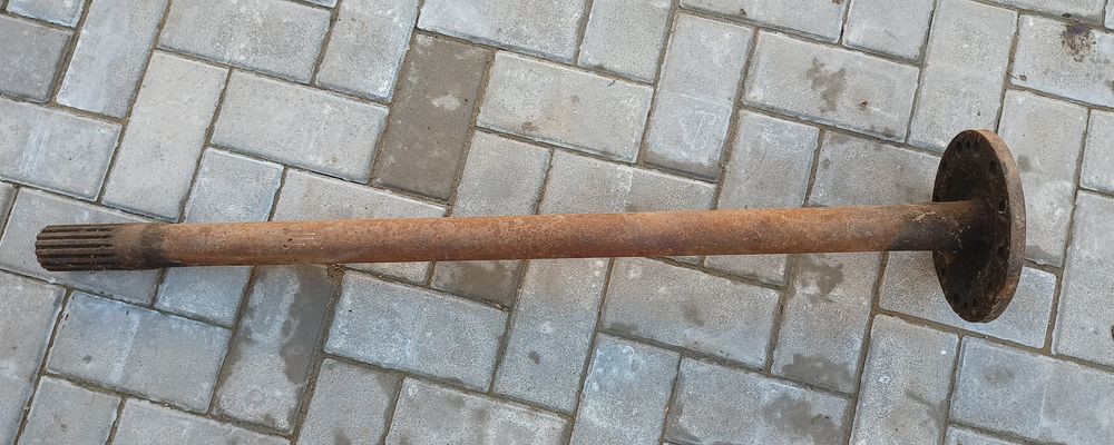 Продам піввісь заднього моста ЗІЛ-130