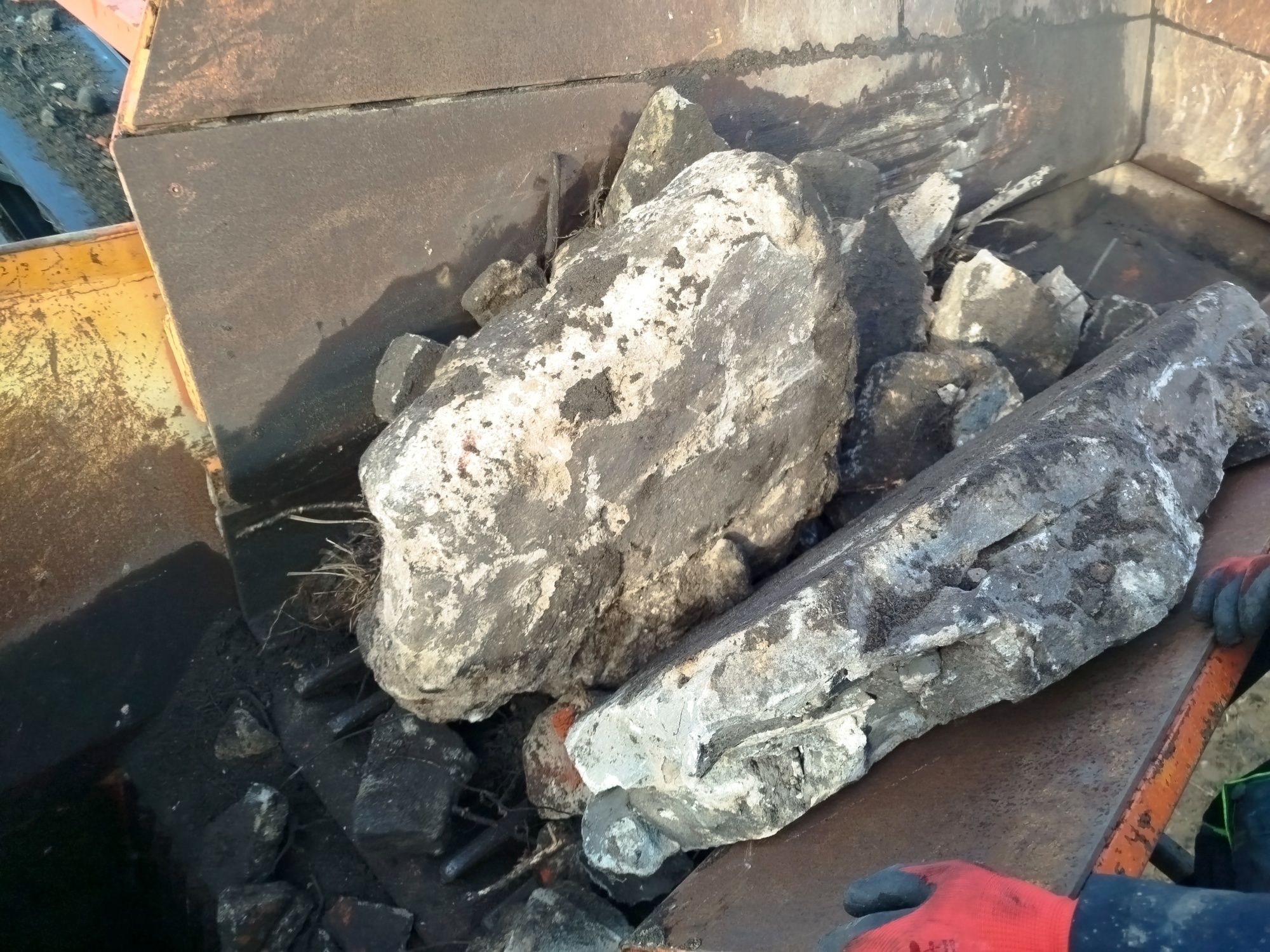 Usługi kruszarką szczękową kruszenie gruzu rozbiórki wynajem kruszarki