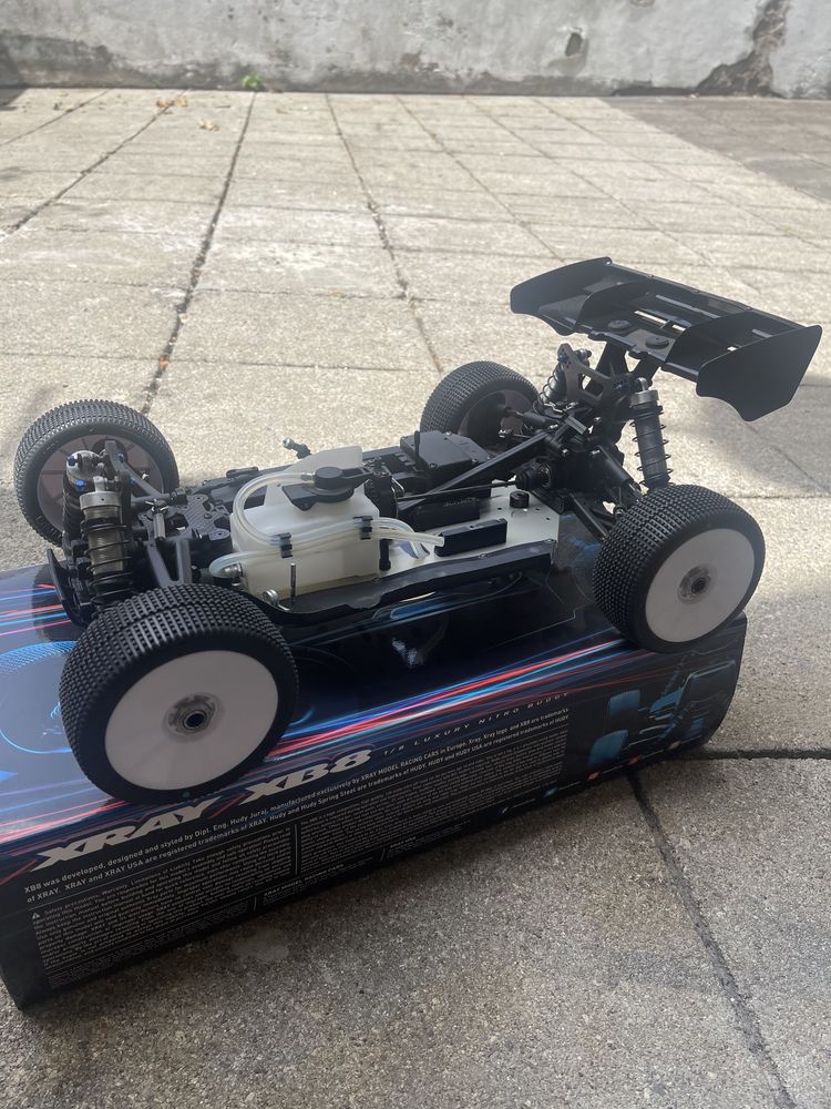 Buggy 1:8 TT XRAY XB8 2022 nitro RC