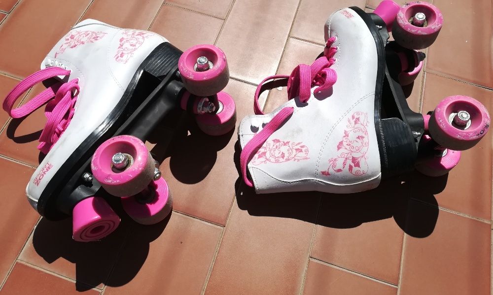 Patins de 4 rodas ( Números 34 a 38 ) da Sport Zone e respetivo saco