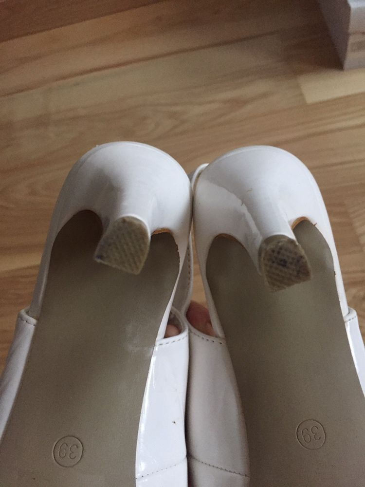 Buty szpilki ślubne białe 39 jak nowe lakierki