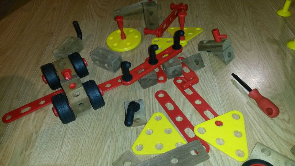 Klocki drewniane mechanika pojazdy śrubki koła do rozkręcania