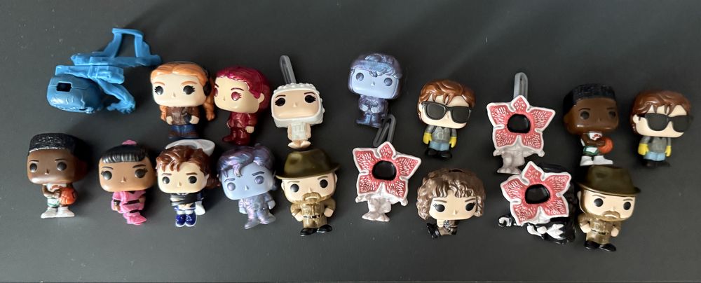 Продам фігурки дивні дива