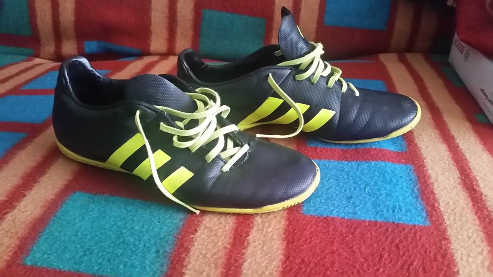 buty halowki Adidas 40 2/3 dl wkl 26,3 cm