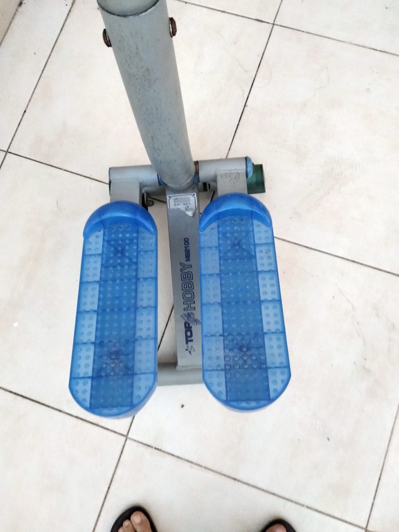 Máquina de exercício para as pernas step