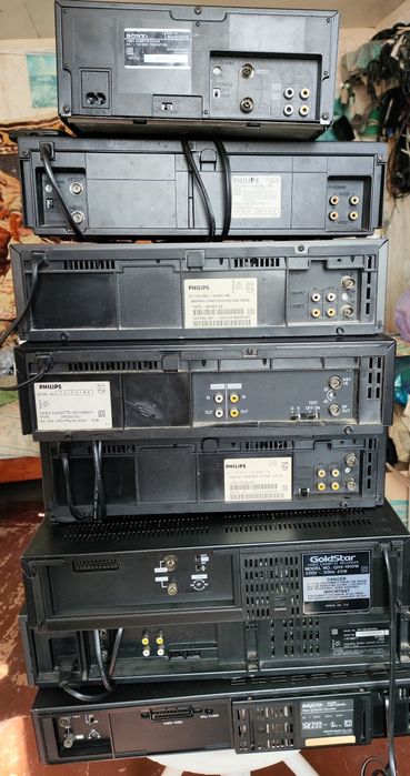 Видеомагнитофон 9 шт. Japan один лот.