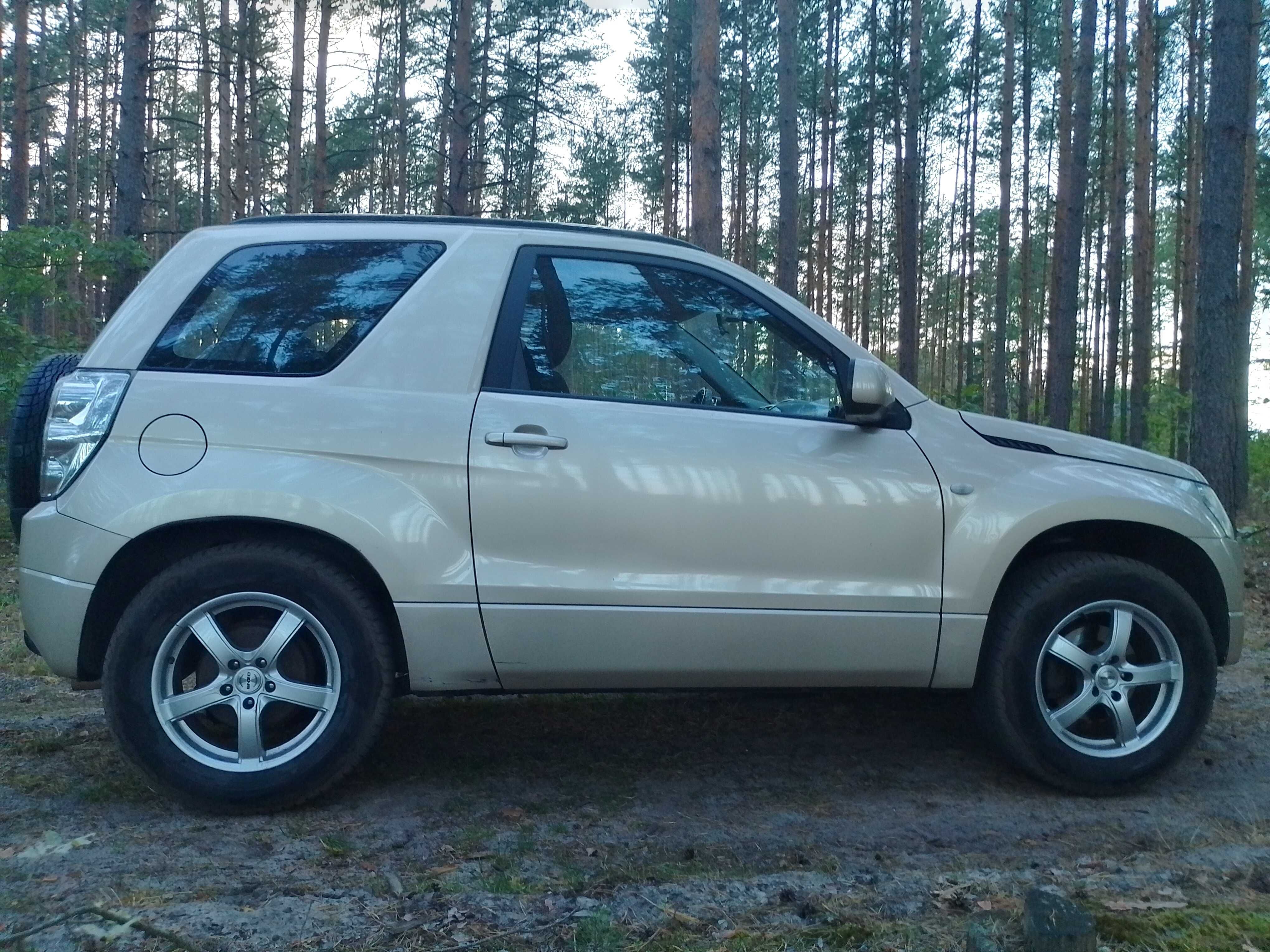 Suzuki Grand Vitara 1.6 Hak Złoty 3 drzwi klima ideał na trudne drogi