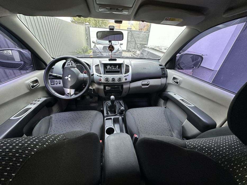 Mitsubishi L200 2012