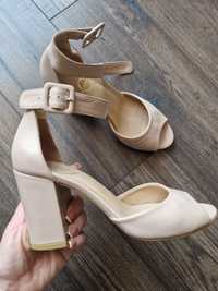 Босоніжки жіночі літнє  взуття туфлі