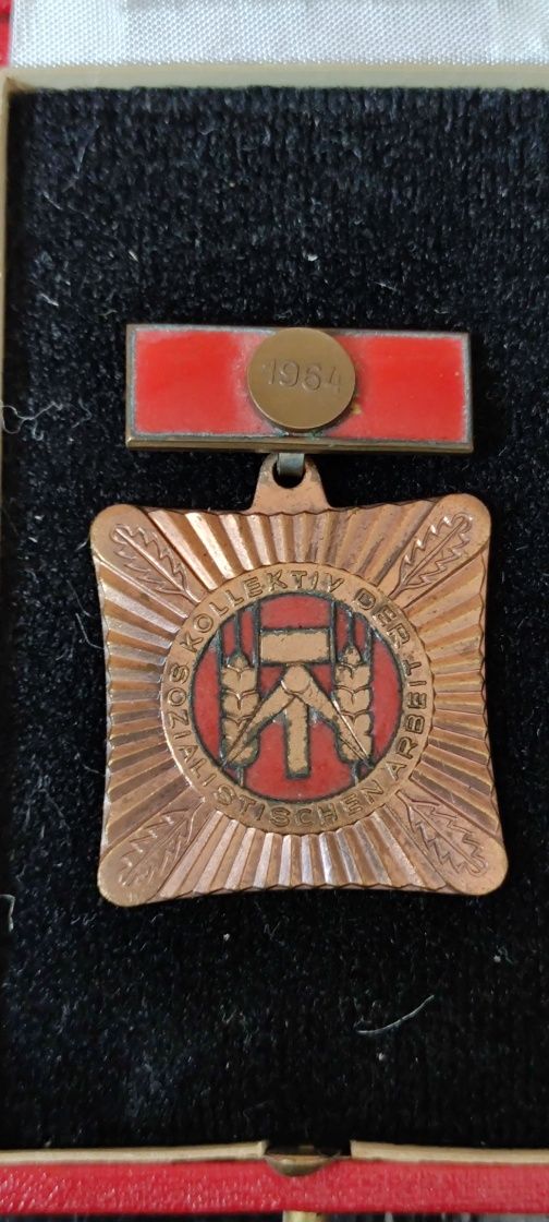NRD medal honorowy Kolektyw Pracy Socjalistycznej 1964 rok
