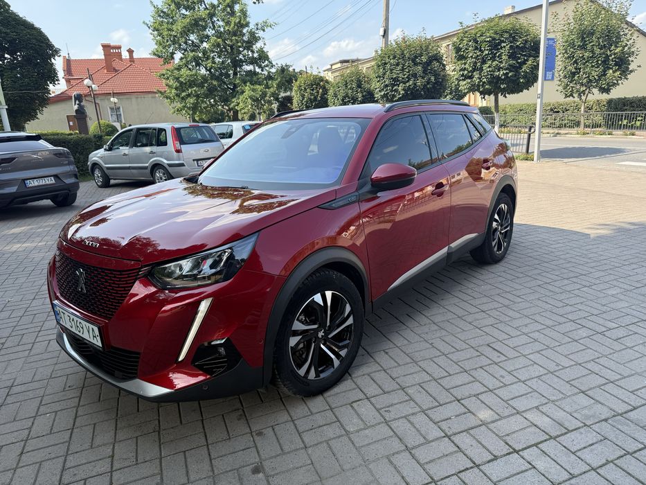 Peugeot E2008 Електро 300 км