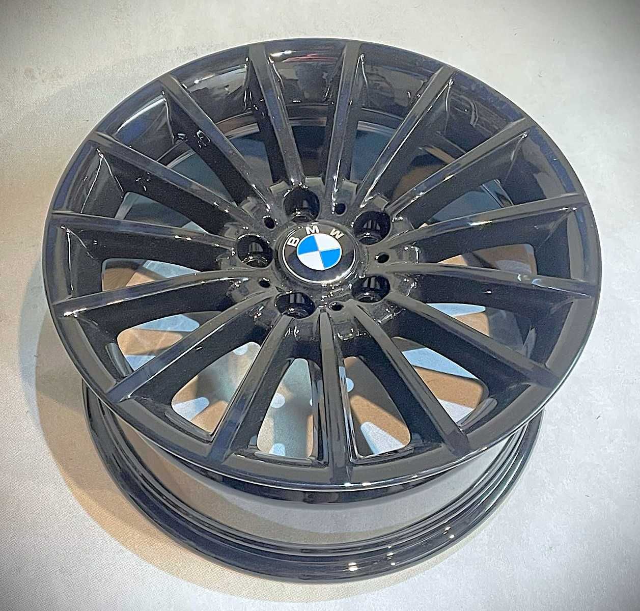 Felgi BMW 3 5 6 x1 e90 e91 f30 f31 f32 f33 f06 f10 f11 e84 8j 18 et30