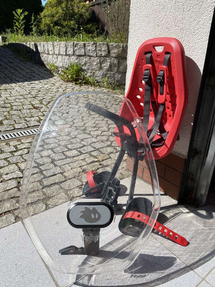 Fotelik rowerowy przedni Thule Yepp z szybą czerwony