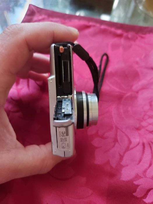 Цифровой фотоаппарат Canon IXUS