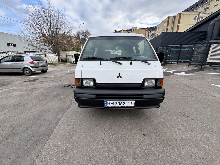 Продам Митсубиси L300 пасажирский бус 8+1