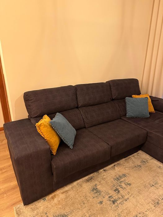 Sofa com chaise longue