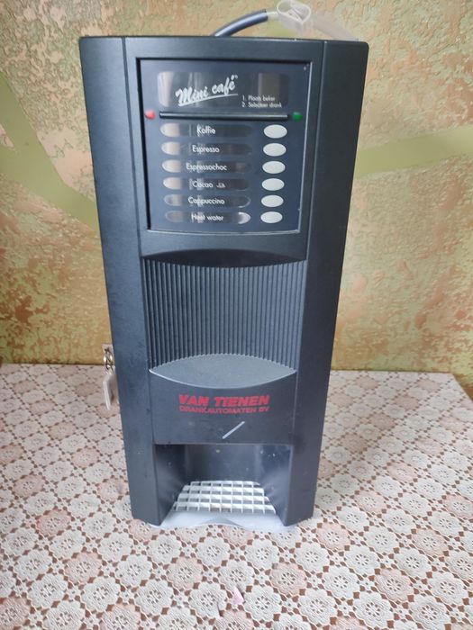 Продам кавовий апарат на мелену каву