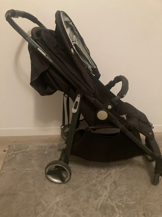 Wózek dziecięcy typu spacerówka