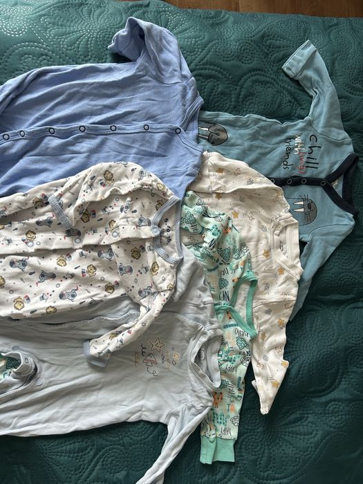 6 pajacykow 56/62 ze stópkami