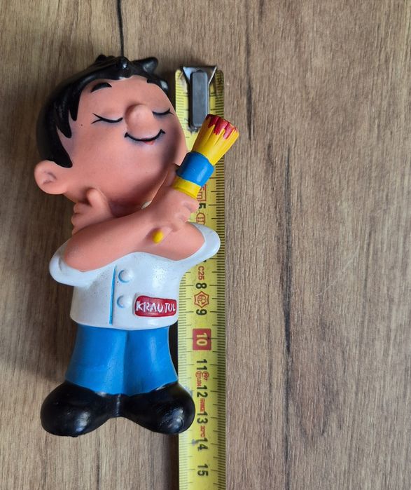 Figurka gumowa vintage PRL lata 60 malarz chłopiec gumiaczek