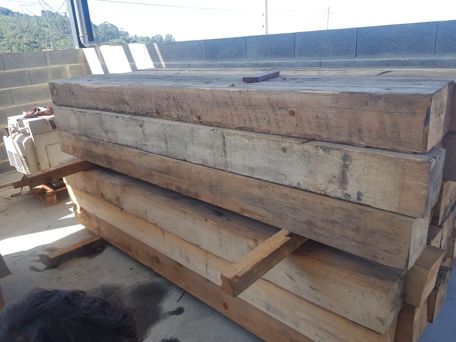 Vigas em casquinha 2.500x18x18 vendo 500euros metro cubico