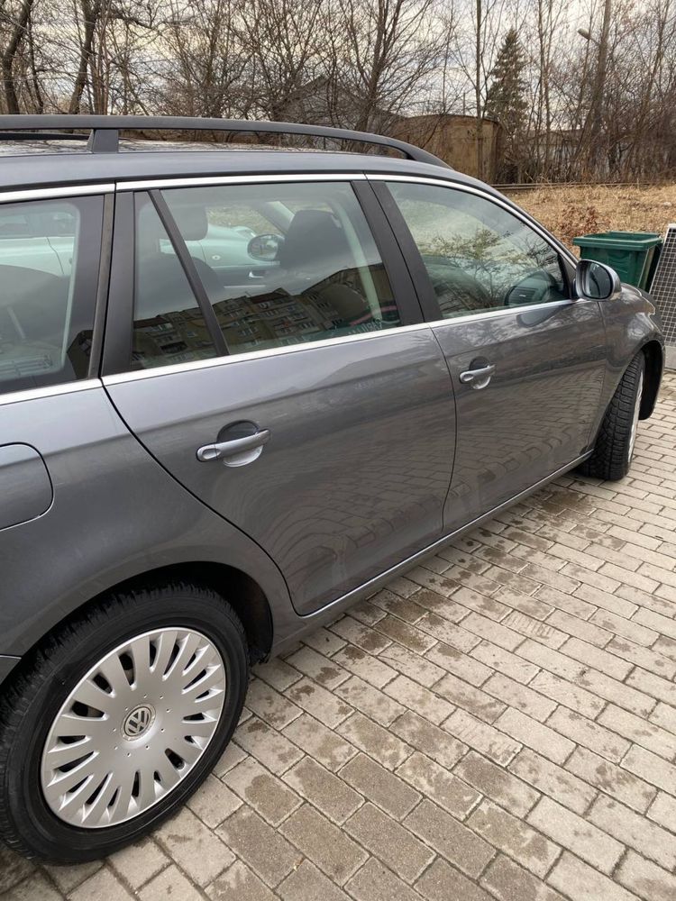 Продам авто Volkswagen Golf 5