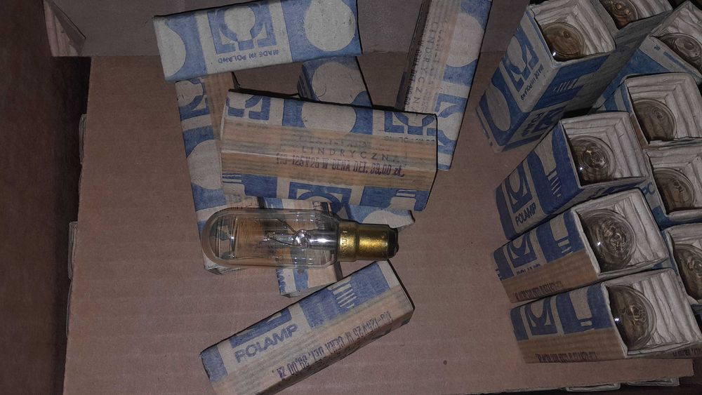 Żarówka 110-125v 25w ba15d  e14 cylindryczna trakcyjna prl polam