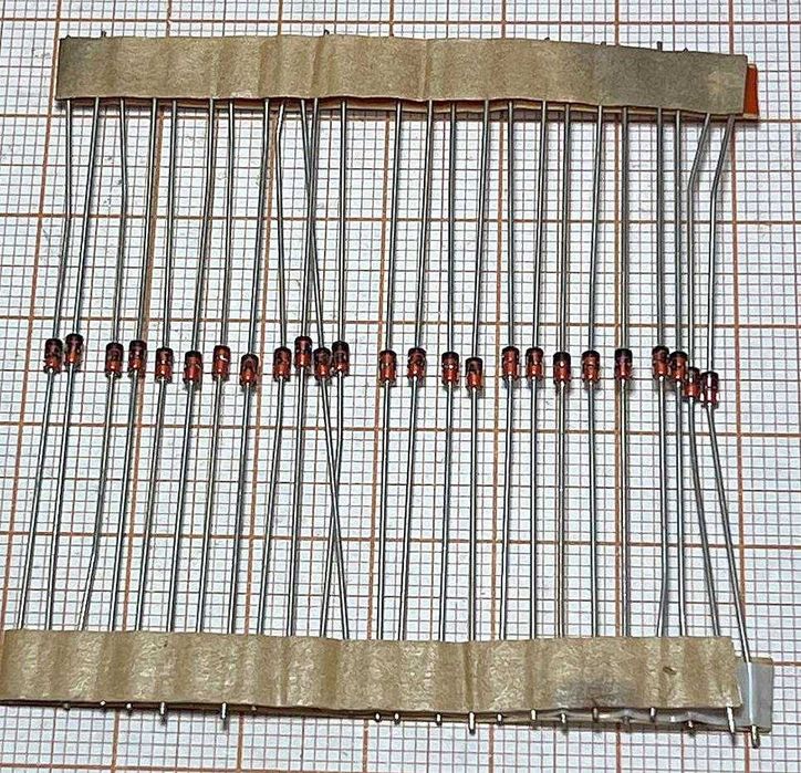 Dioda ostrzowa BAT85 Schottky'ego Planarna [082]UK cena 25 sztuk