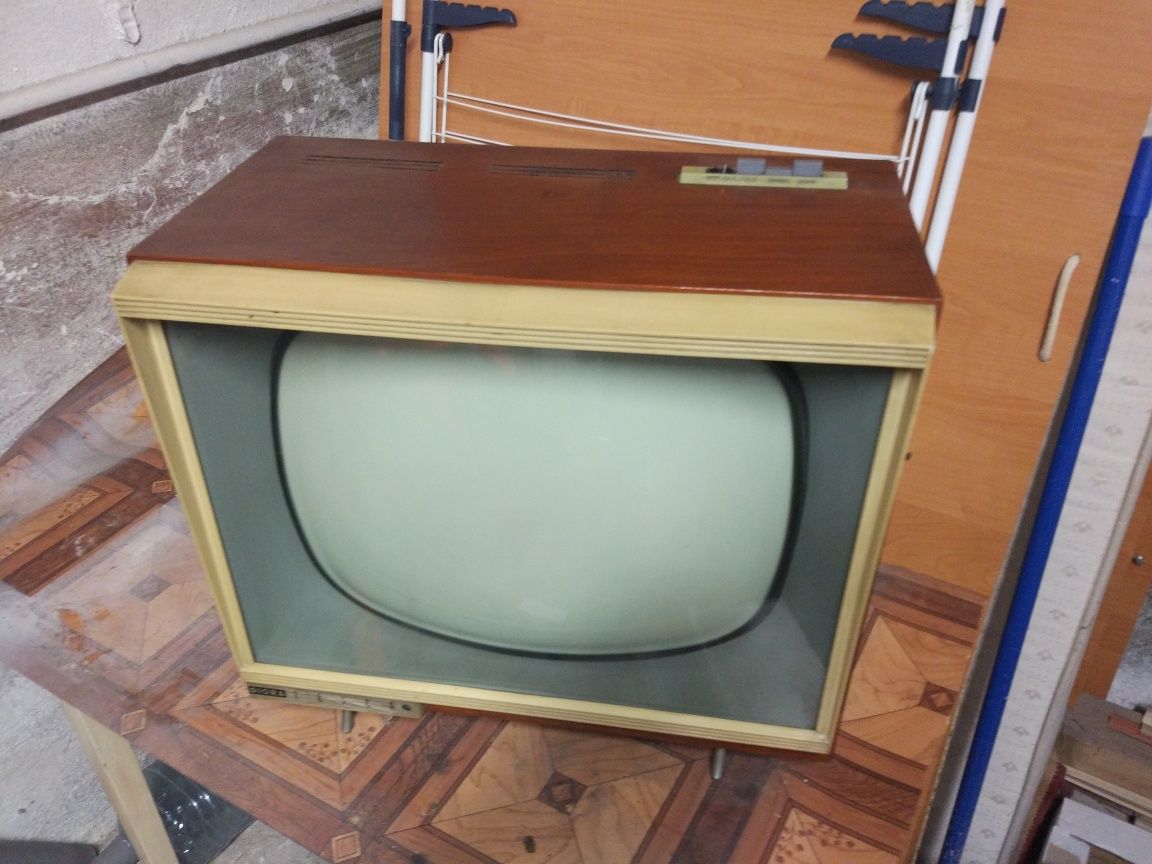 Stary telewizor tv diora PRL