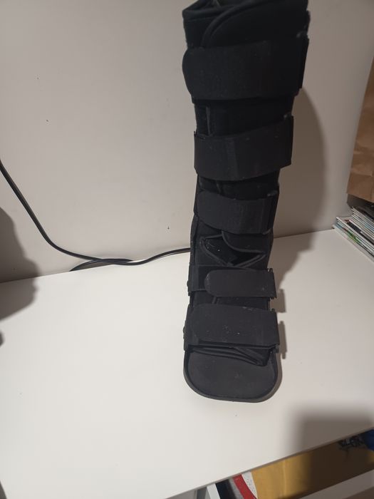 Bota ortopédica.