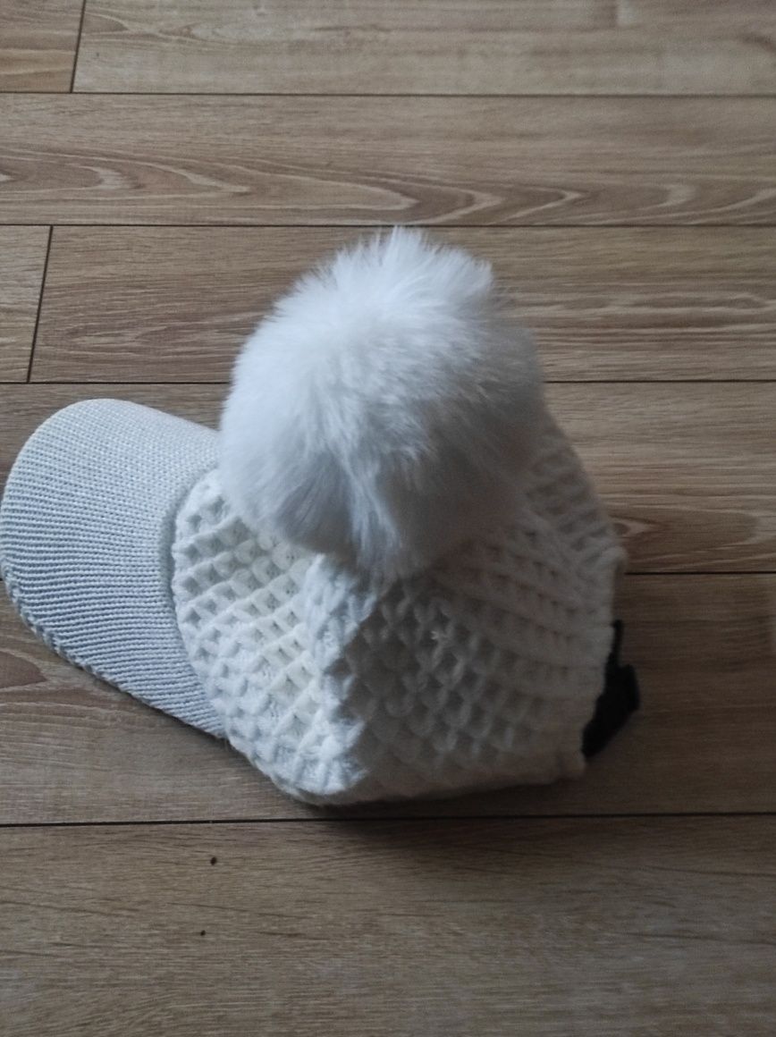 Czapka zimowa z pomponem