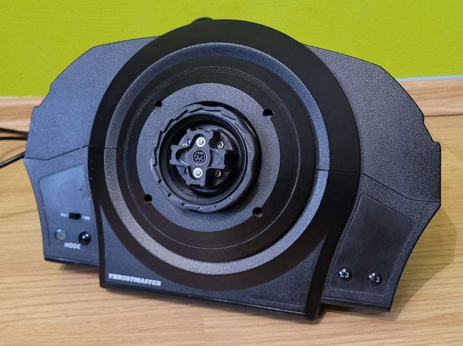 Baza thrustmaster T300