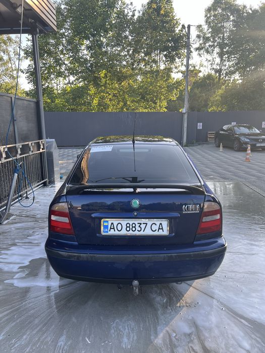 Шкода октавія тур 1.8газ/бензин