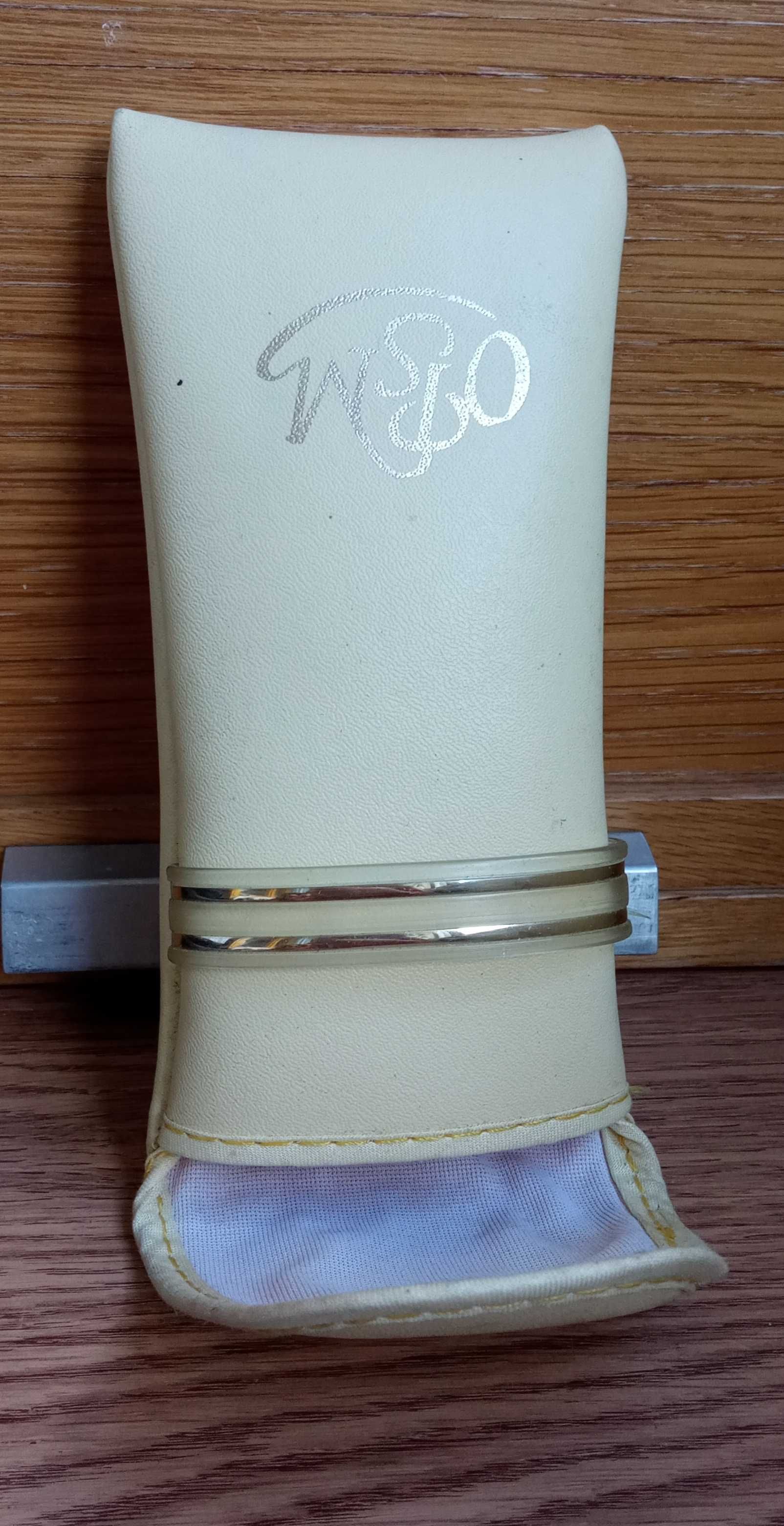 Футляр для очков, б\у , состояние хорошее.