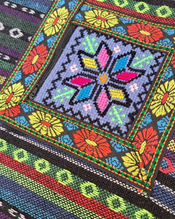 Mala multicolor franjas