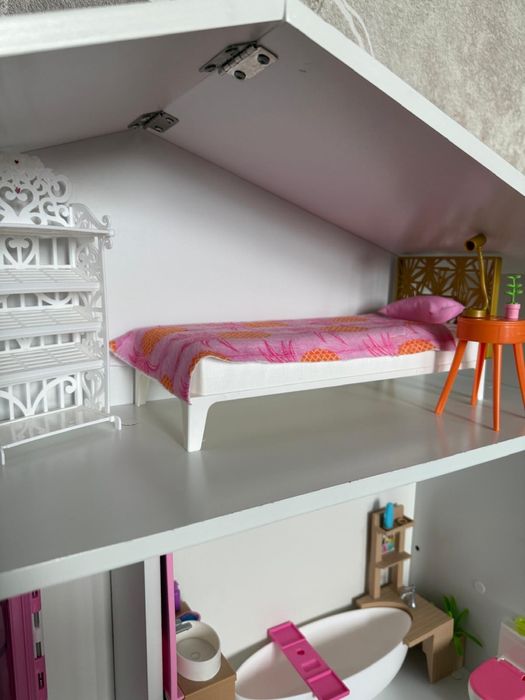 Domek dla lalek BARBIE + pełno akcesoriów.  Regał dziecięcy drewniany.