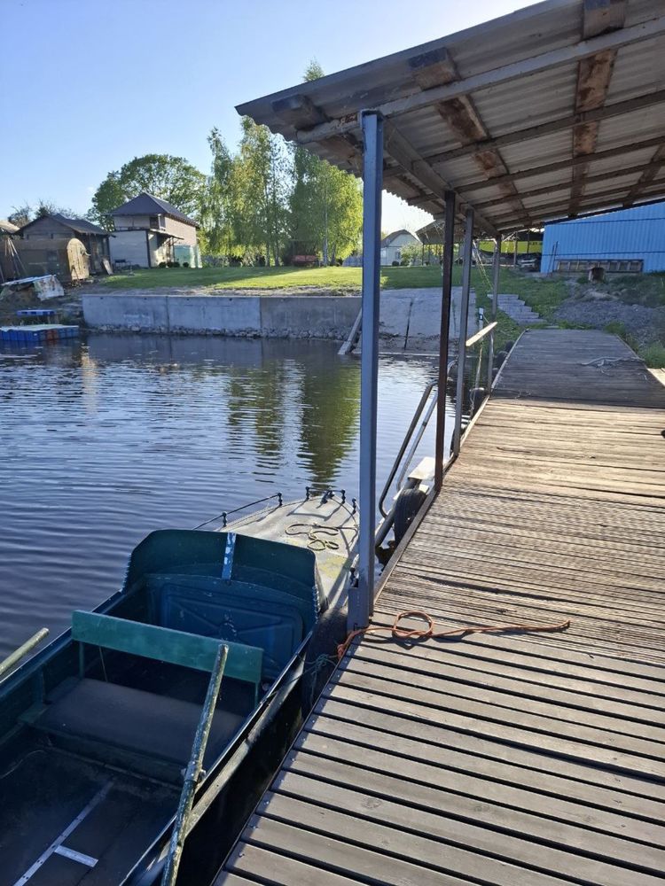 Оренда будинку/стоянки лодок з виходом в Київське море с.Страхолісся