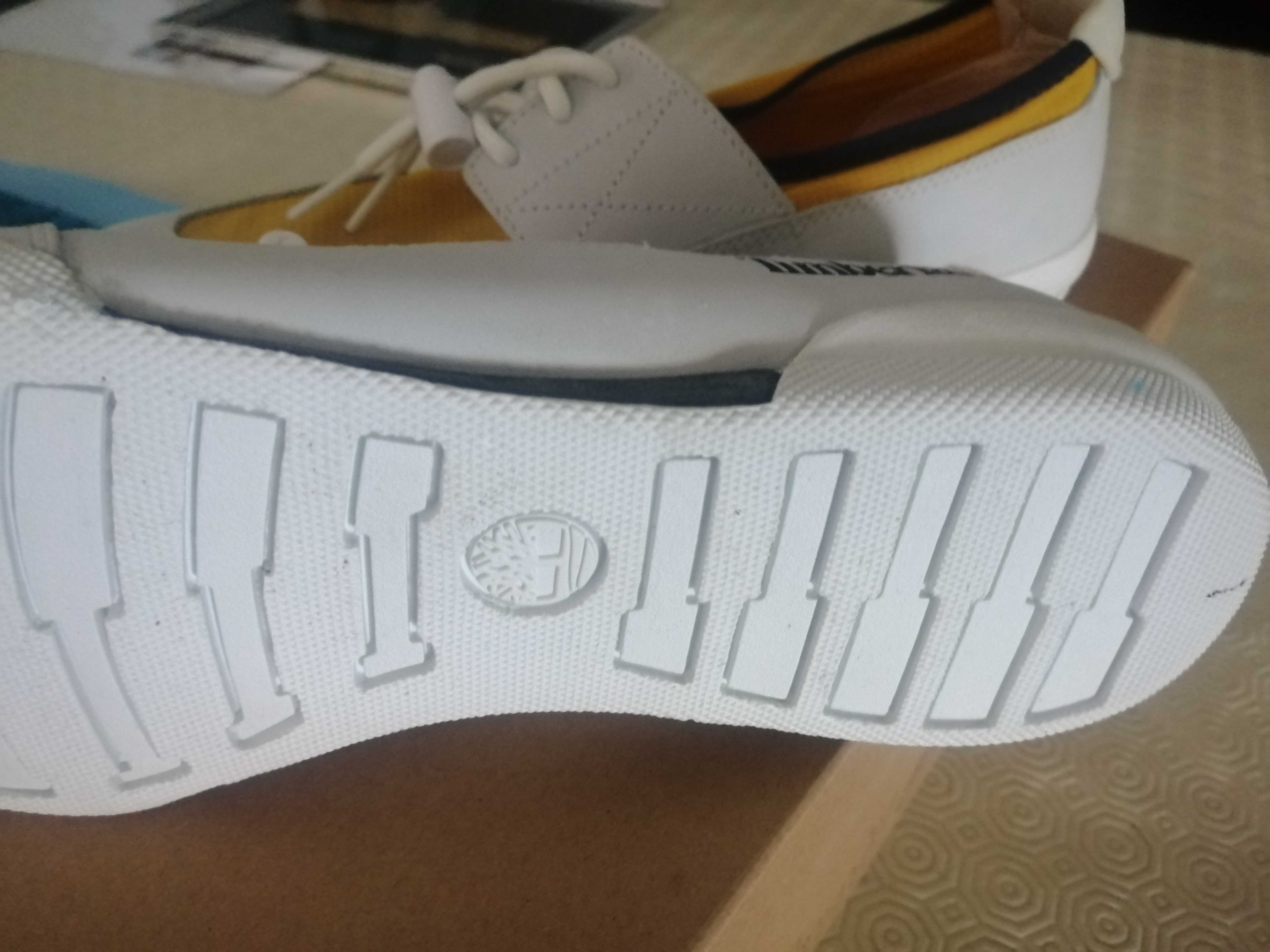 Náuticos Timberland 40 amarelos e brancos