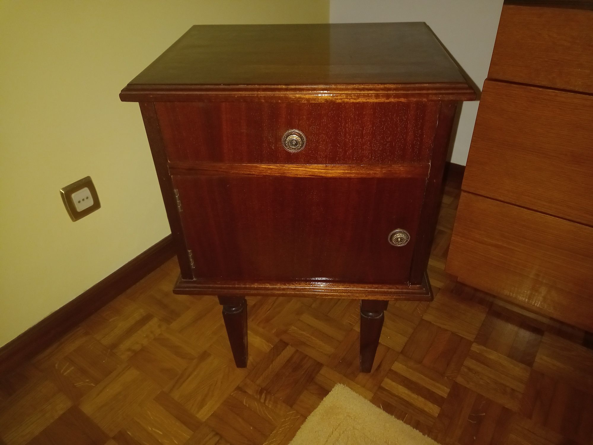 Vendo mobília de quarto usada