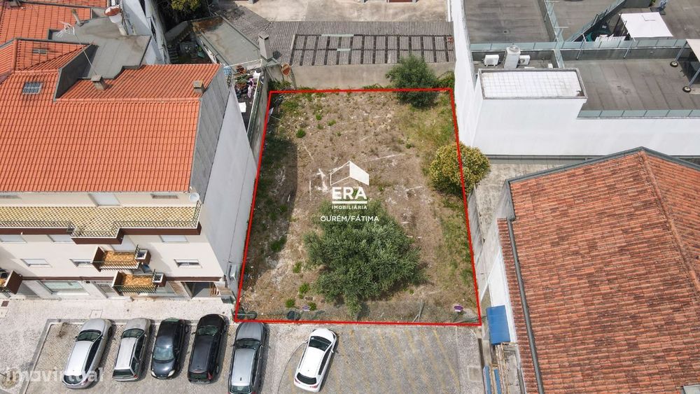 Lote com possibilidade de construção, no centro de Ourém